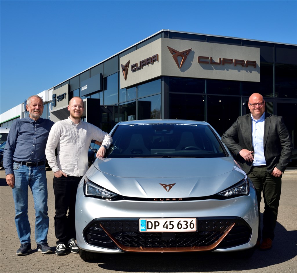 I Oresund Rally skal de yderst erfarne rallykørere, far og søn-mandskabet Jens Gandrup og Kristian Flensbak, køre denne CUPRA Born elbil anmeldt af CUPRA Amagers direktør Rolf Hillers.
(Foto: Michael Eisenberg)